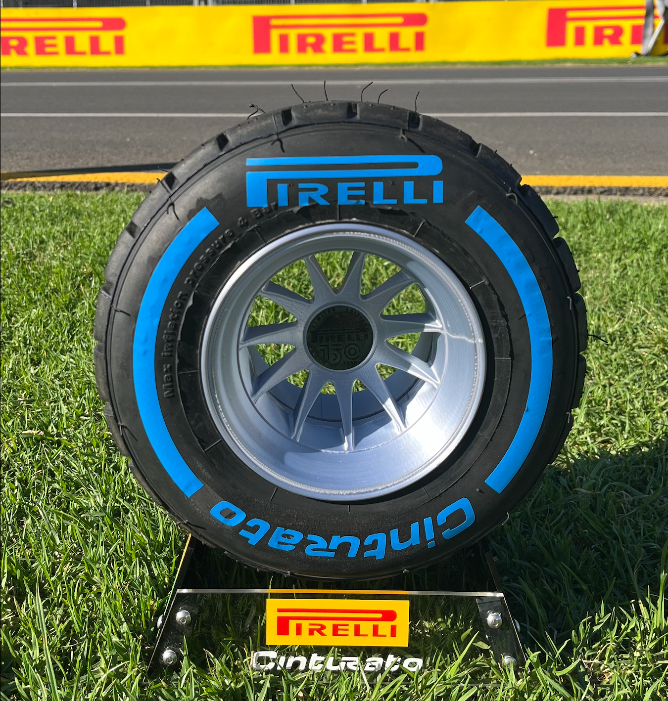 F1 Tyre Current Compounds Set with Stands